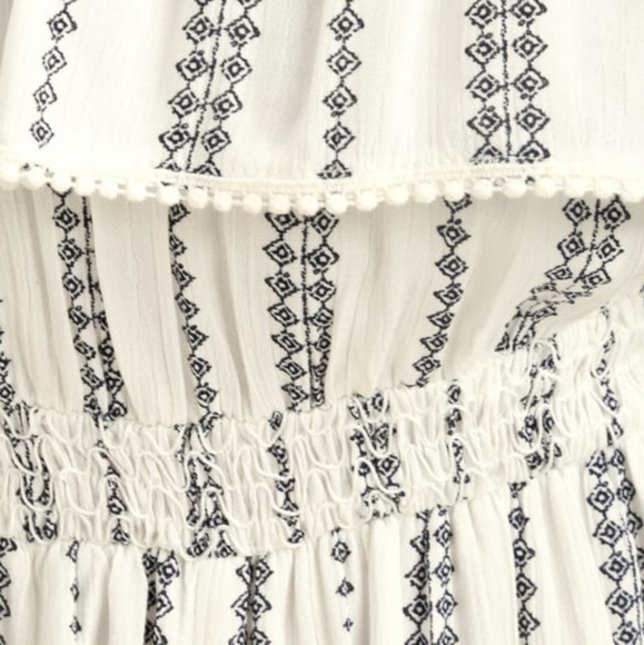 Lulus See Ya There White PrintOff-the-Shoulder Romper- Size large- NWOT🤍💙 - Picture 5 of 10